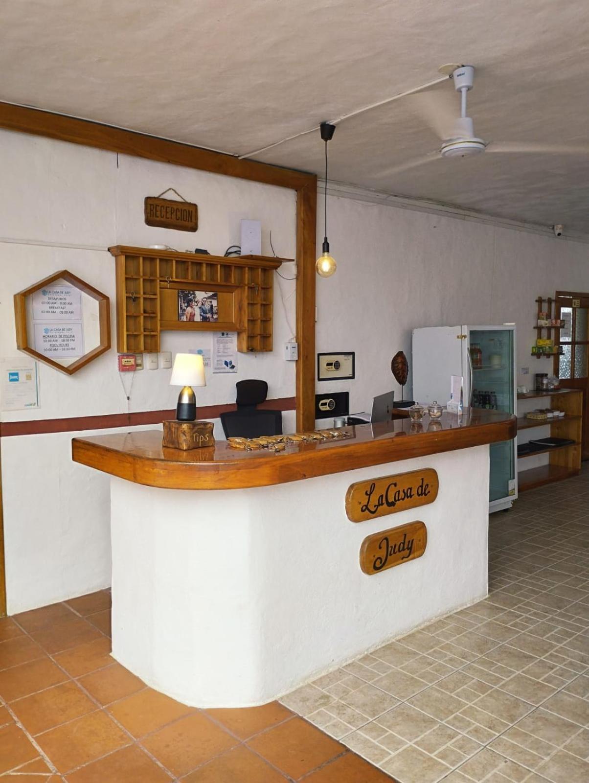 Hotel La Casa De Judy Puerto Ayora  Εξωτερικό φωτογραφία